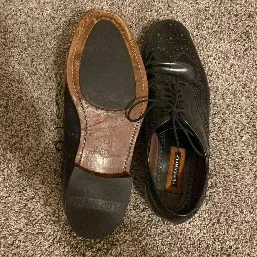 Florsheim men’s black leather Oxford style shoes size 10 - great condition